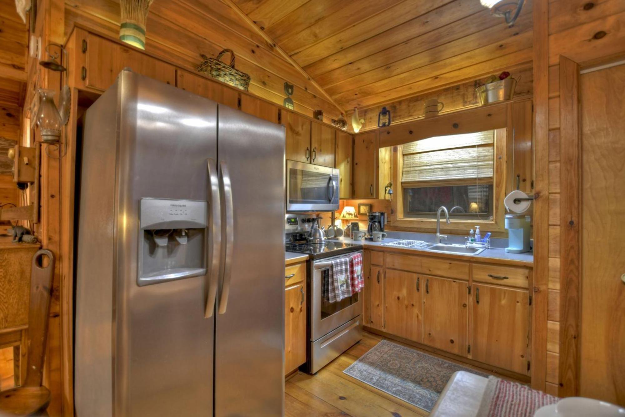Hygge Haus Rustic Charm Cozy Beds And A Serene Location เอลลิเจย์ ภายนอก รูปภาพ